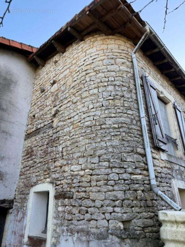 Maison à RUFFEC