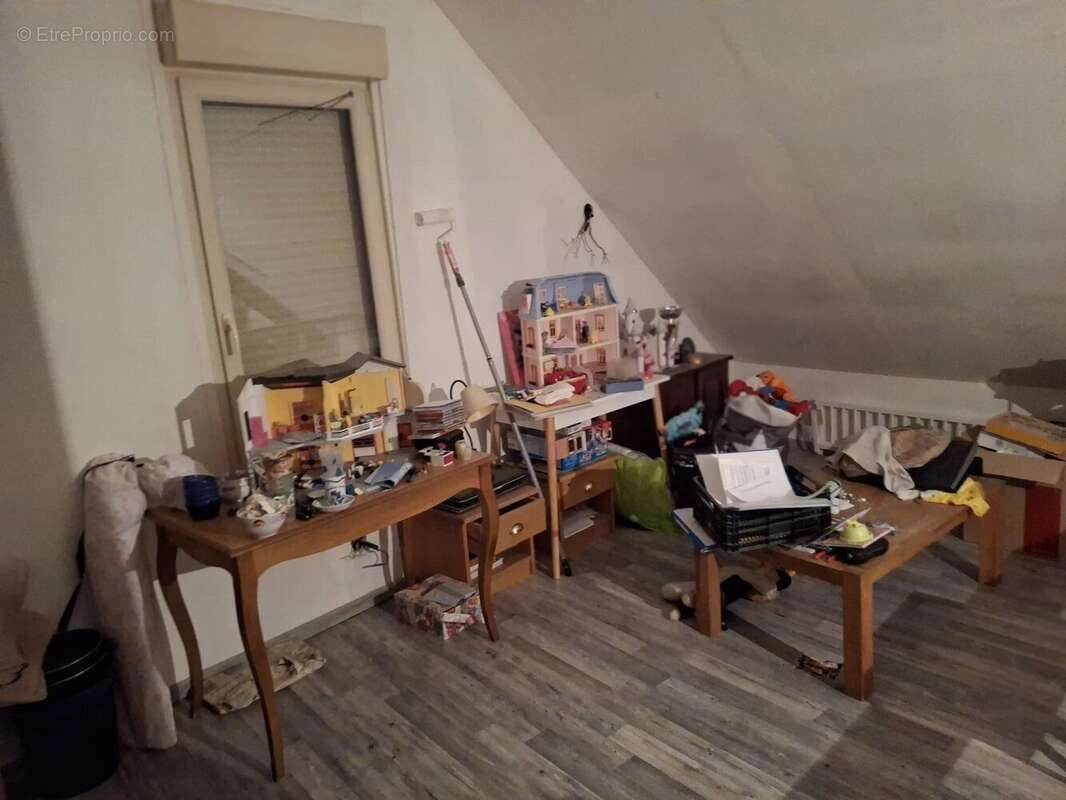 Maison à MONTESCOURT-LIZEROLLES