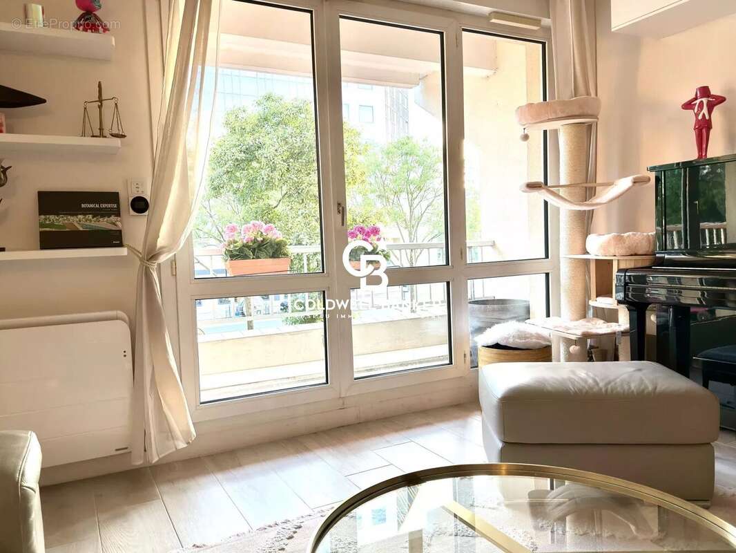 Appartement à ISSY-LES-MOULINEAUX