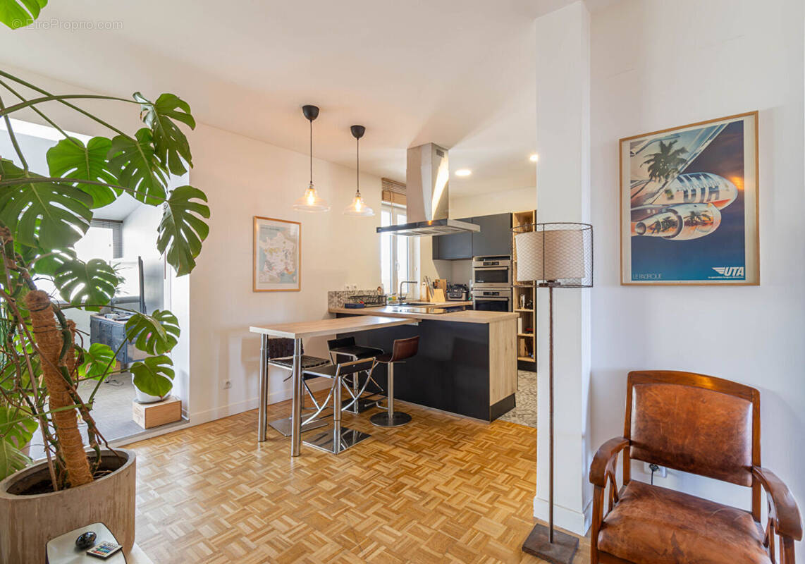 Appartement à MARSEILLE-4E