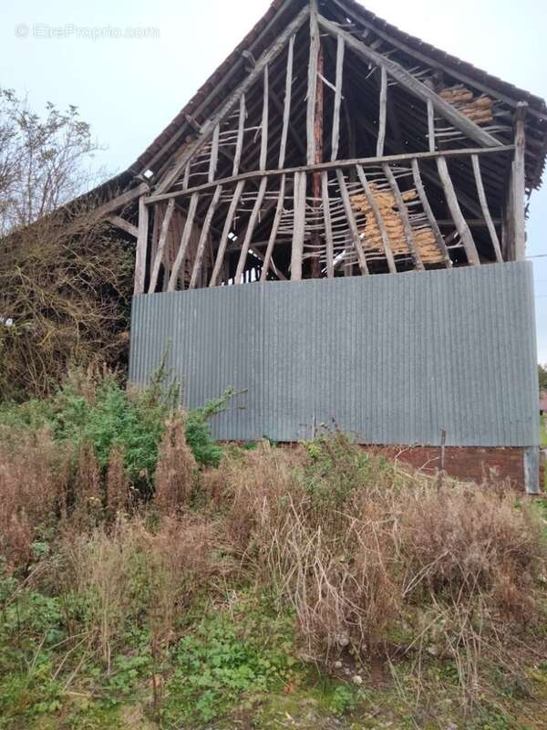 Terrain à CAMPS-EN-AMIENOIS