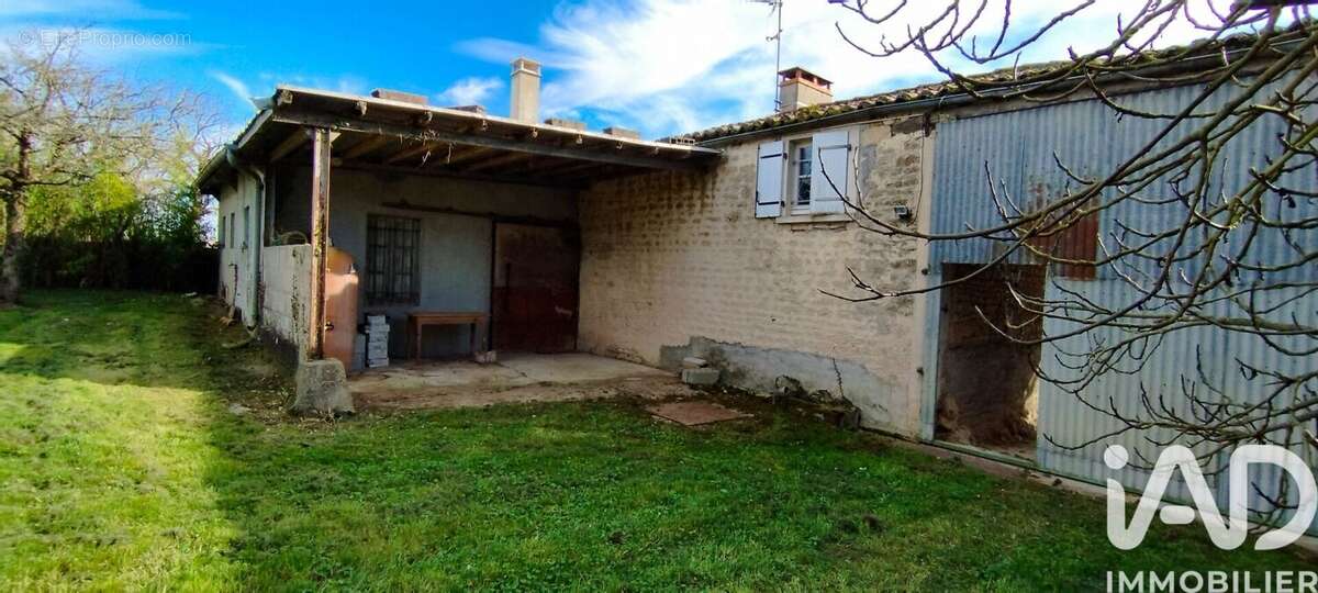 Maison 140 m² à Saint-Mande-Sur-Bredoire  - photo 9