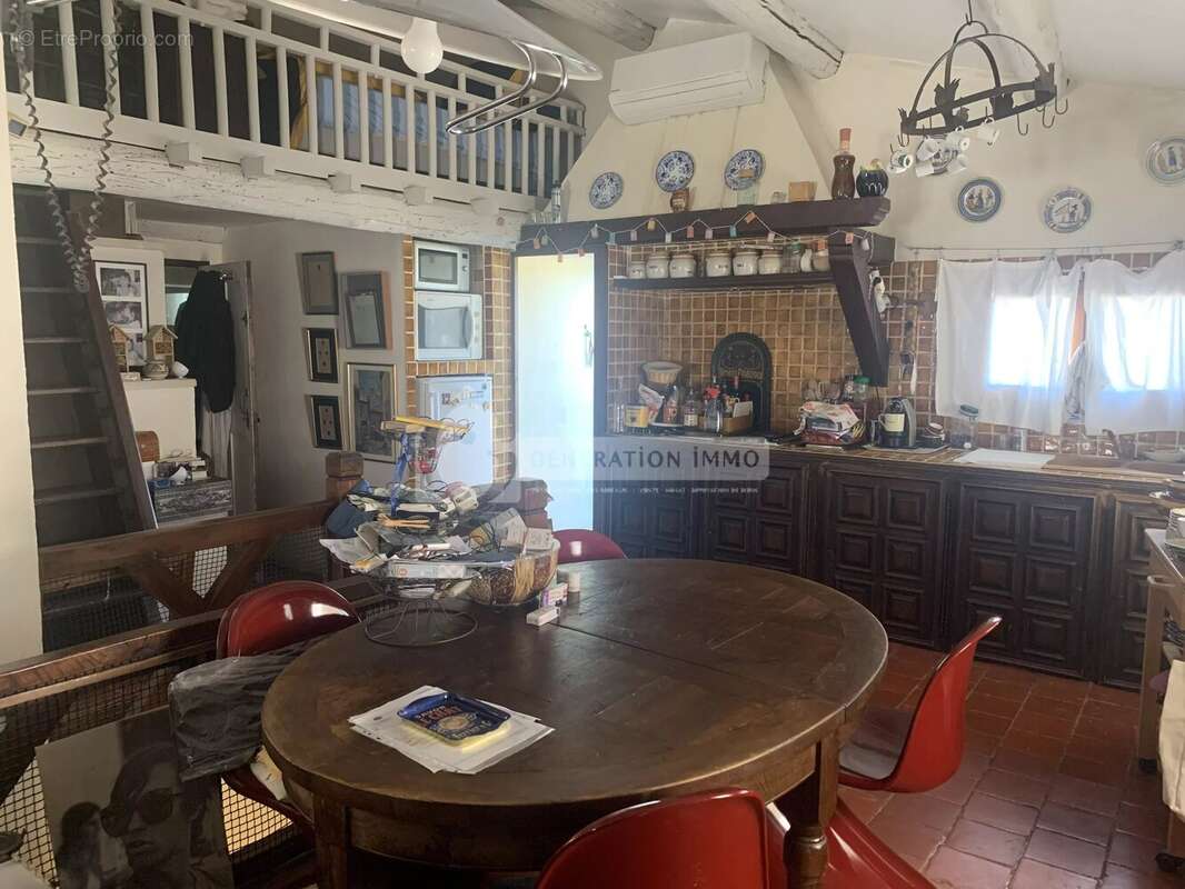 Immeuble composé de 2 commerces et une habitation à vendre - photo 5