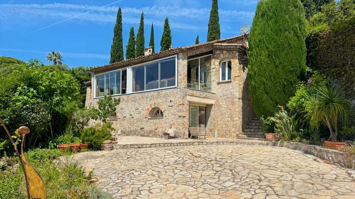 Maison à MOUGINS
