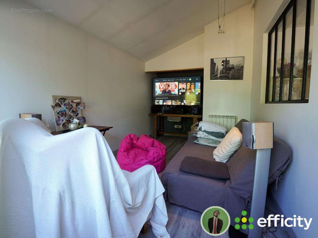 Maison 230 m² à Montmerle-Sur-Saone  - photo 13