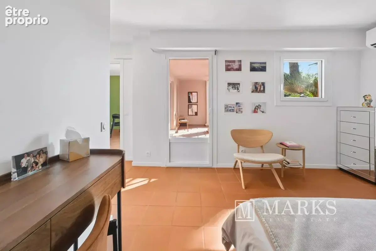 Appartement rénové d'une chambre avec grande terrasse orientée au sud - photo 5
