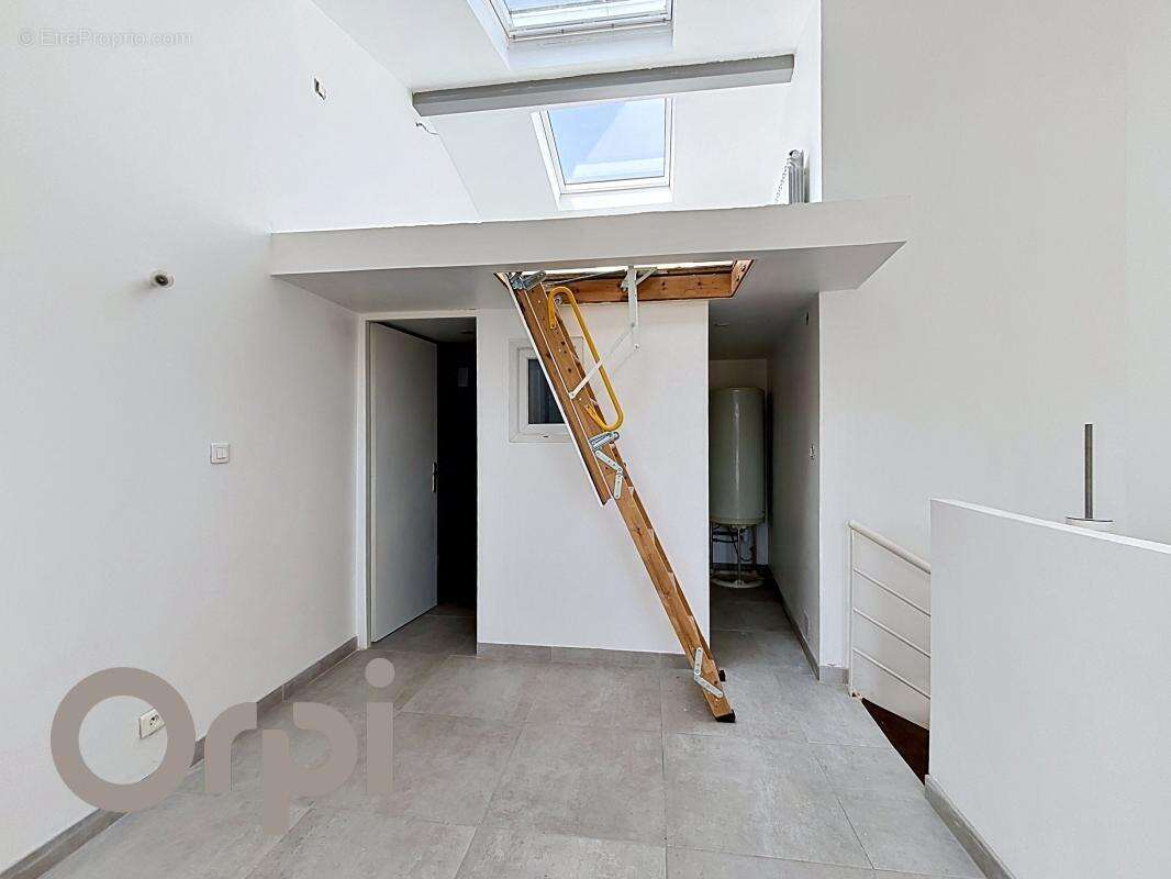 Appartement à ROQUEBRUNE-SUR-ARGENS