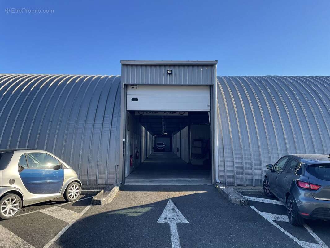 Commerce à CARPIQUET