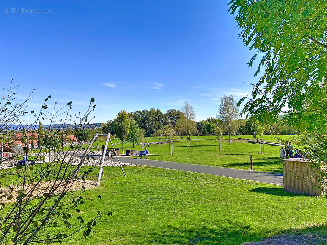 Maison à SAINT-PANTALEON-DE-LARCHE