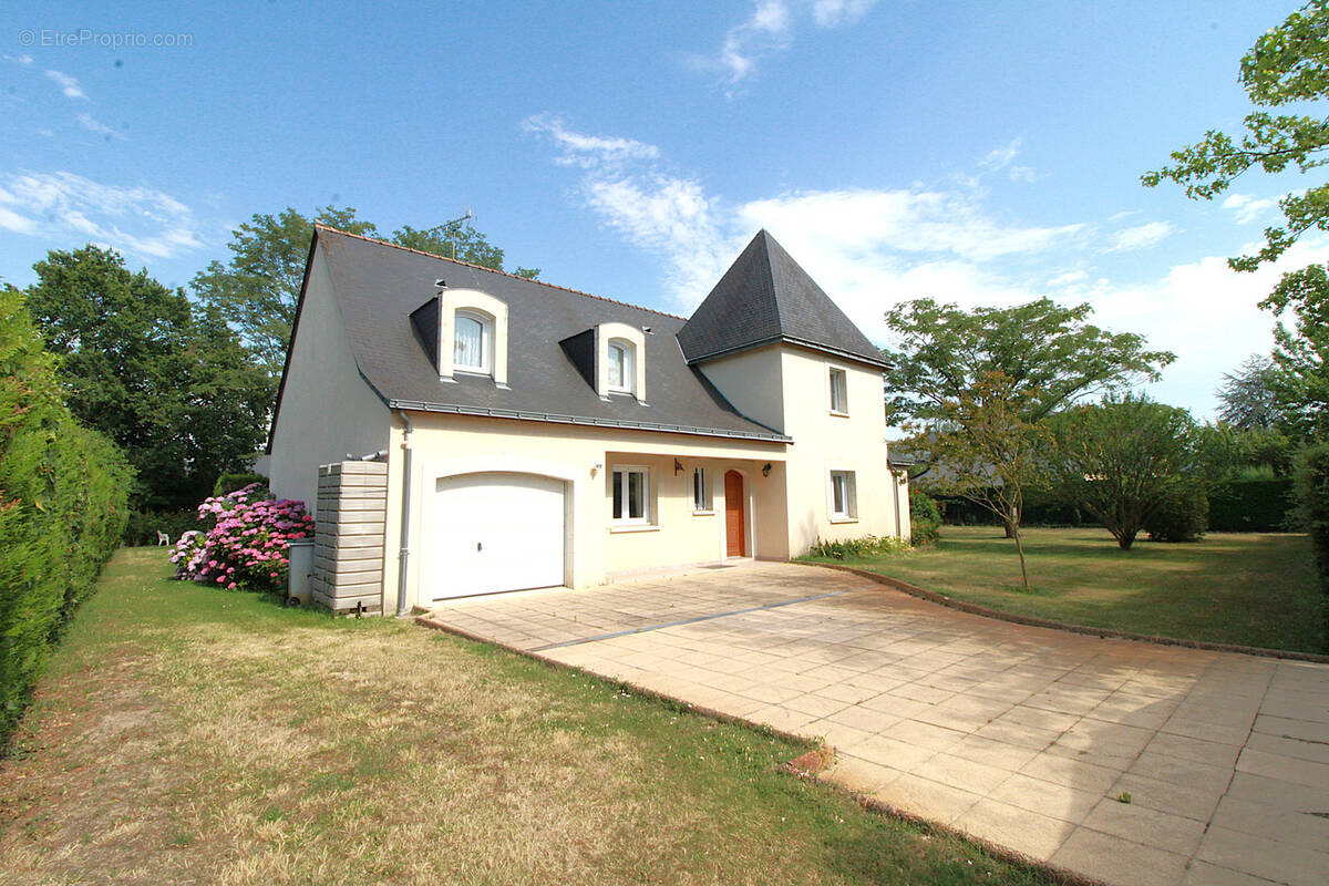 Maison à SAINT-BARTHELEMY-D'ANJOU