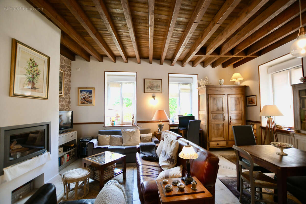 Maison à MOUX-EN-MORVAN