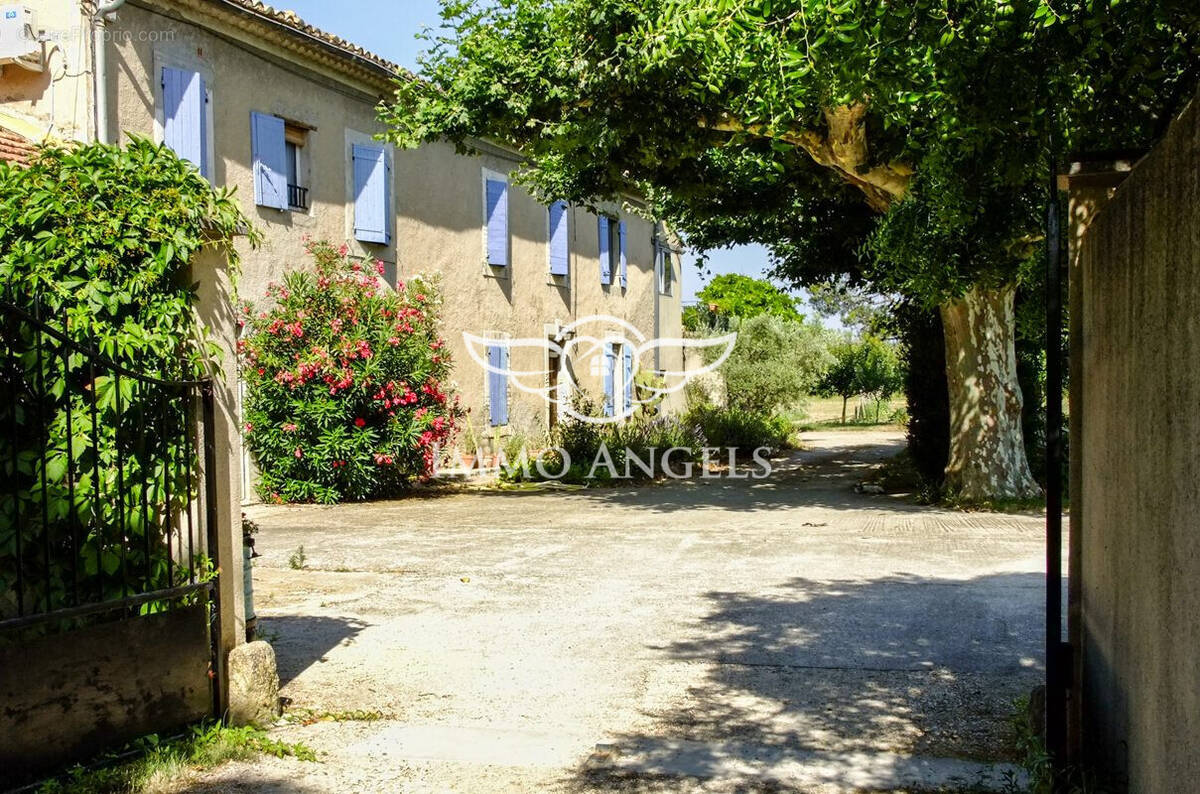 Maison à L&#039;ISLE-SUR-LA-SORGUE