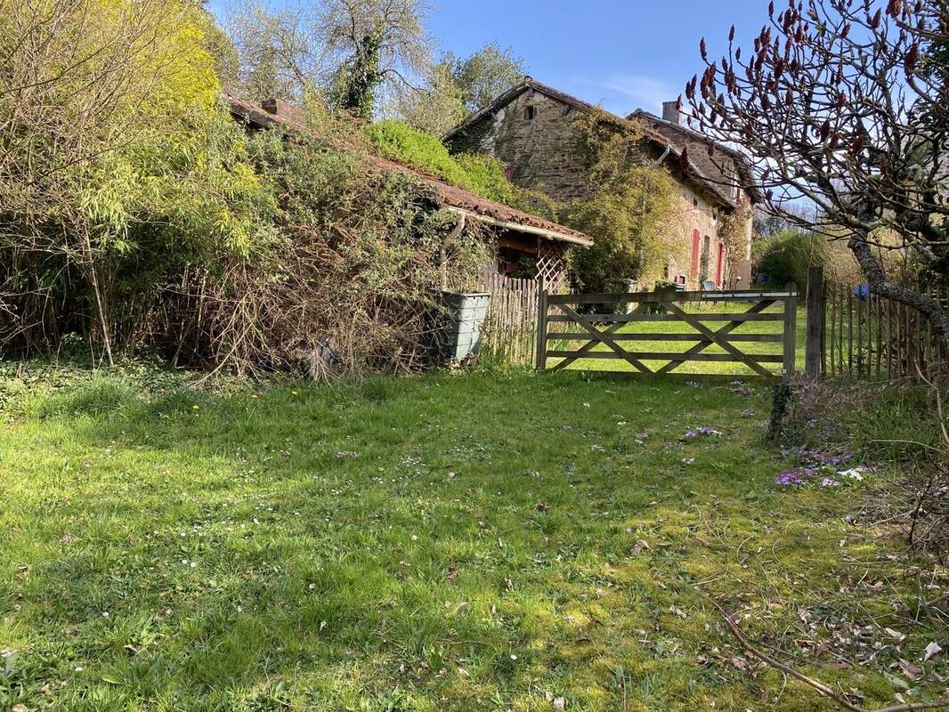 Maison à CHATEAUNEUF-LA-FORET