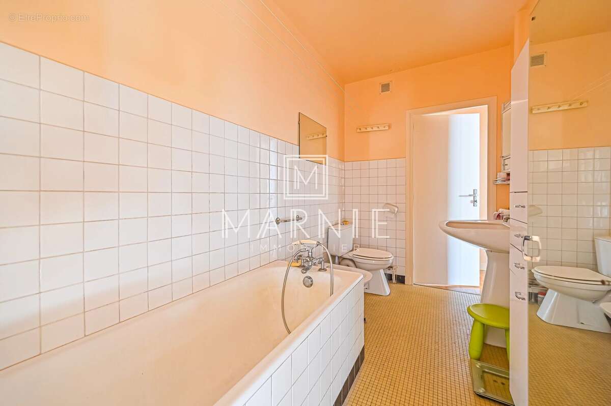 Appartement à PARIS-15E