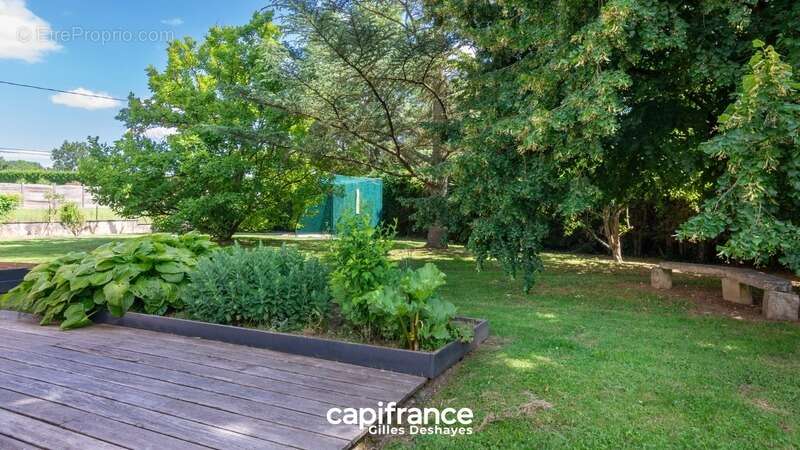 Maison de 1900 à Lurcy, secteur Montmerle-sur-Saône / Messimy-sur-Saône, 172 m² habitables, 187 m² au sol, sur un terrain arboré - photo 12