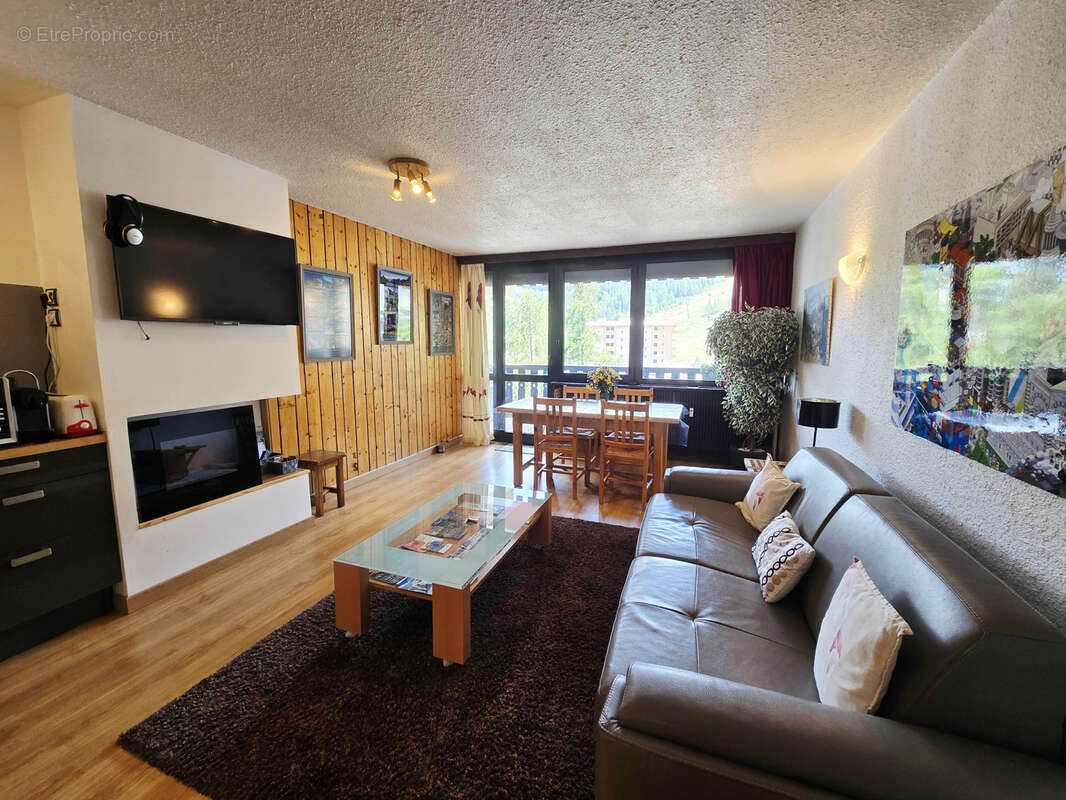 PRA LOUP 1600   Superbe appartement entièrement rénové avec vue pistes ! - photo 2