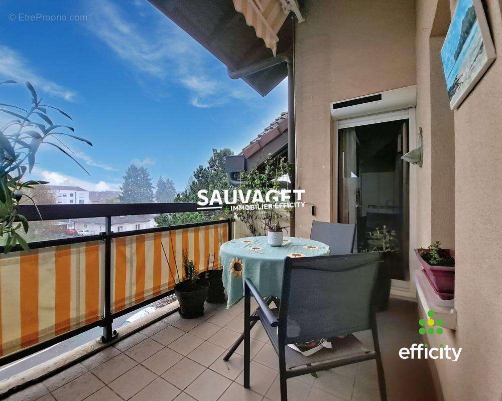 Appartement à REIGNIER