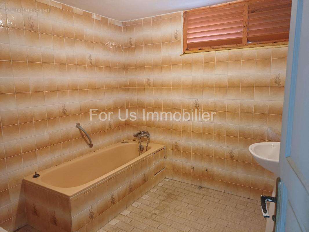 A vendre : maison t4 a saint francois (97118) - photo 9
