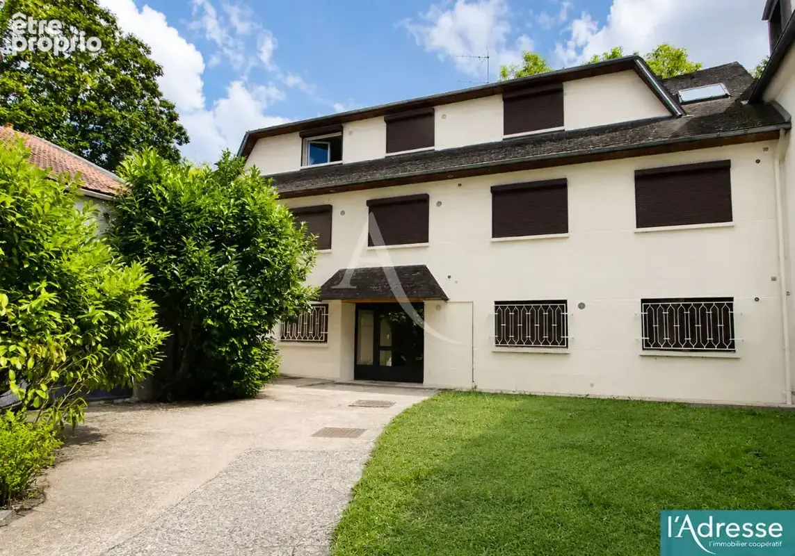 Immeuble de rapport vendu libre - 6 logements - Secteur Parc et Château à Morsang-sur-Orge - photo 2