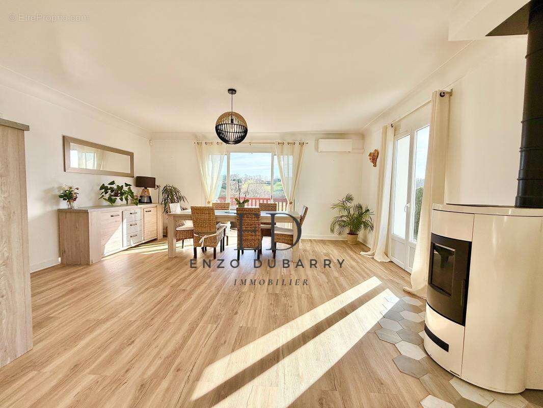 Maison à BASSUSSARRY