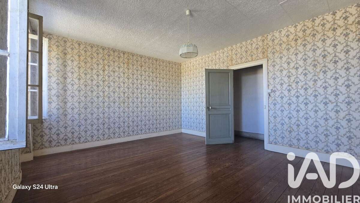 Maison 111 m² à Sennecay  - photo 4