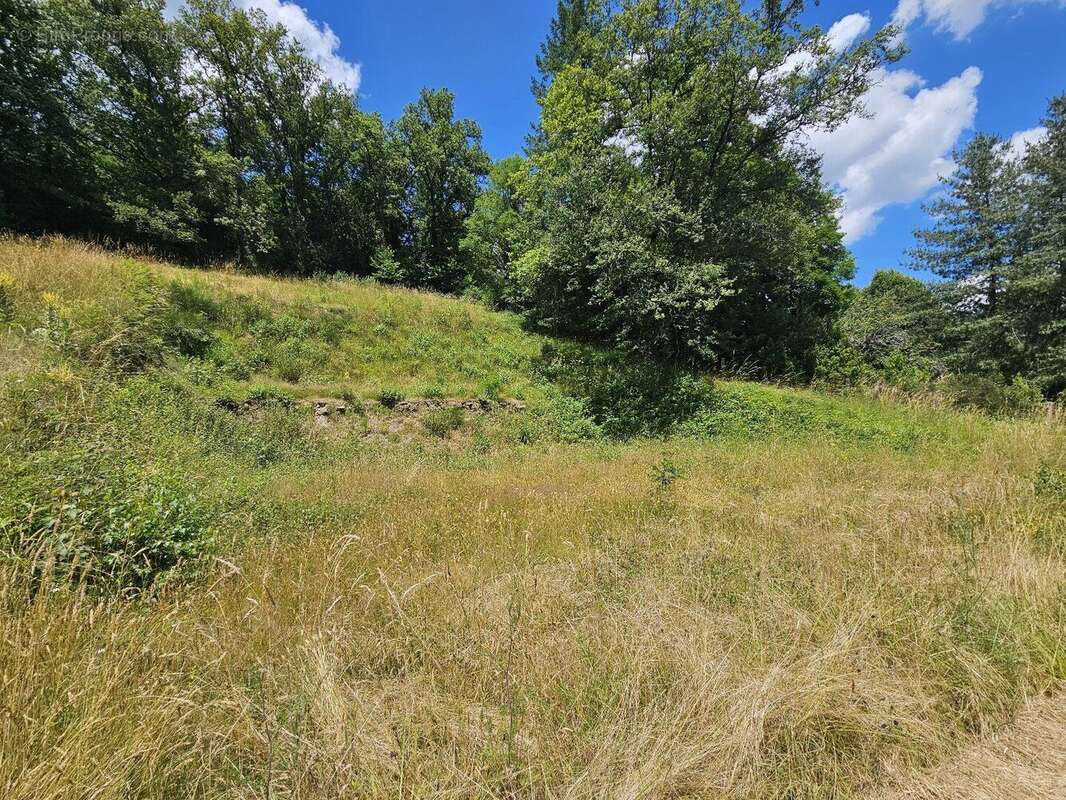 Terrain constructible dans un village historique - photo 5