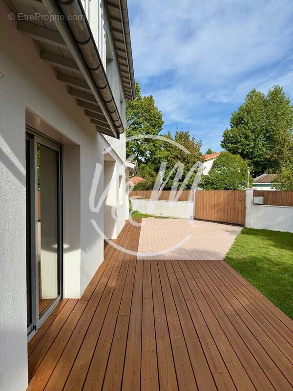 Maison 100 m² à Andernos-Les-Bains  - photo 2