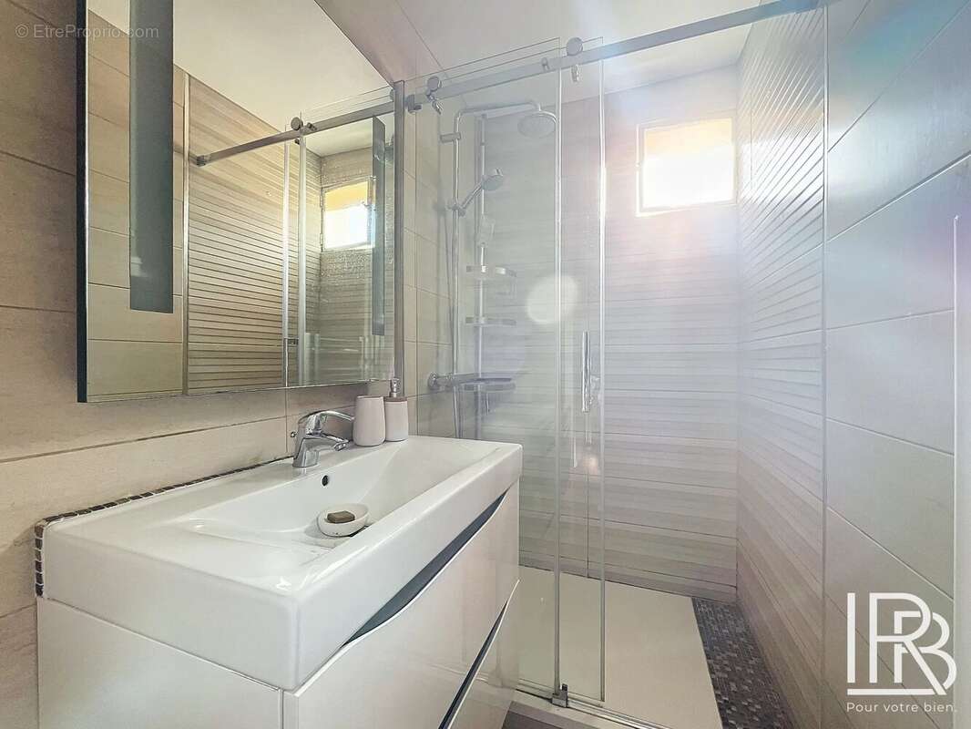 Appartement à MARSEILLE-7E