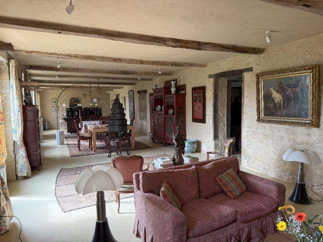 Maison à VIC-FEZENSAC