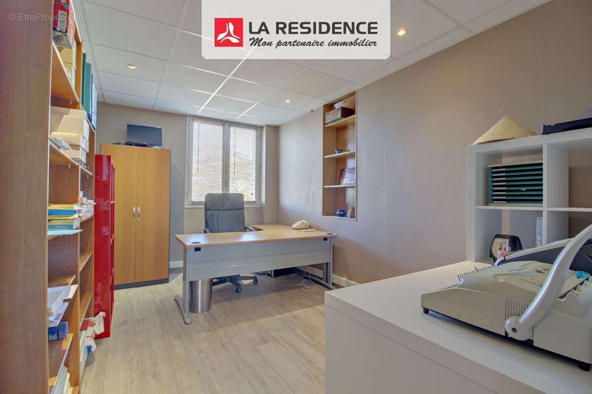 Commerce à LES MUREAUX