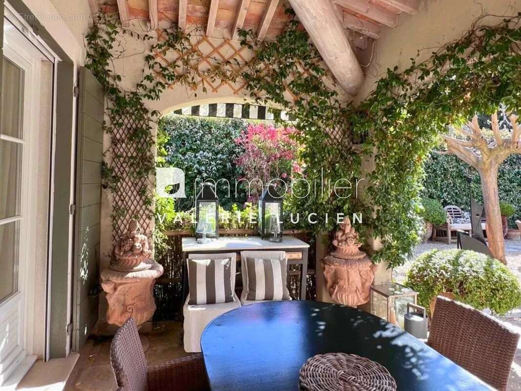 Maison à MAUSSANE-LES-ALPILLES