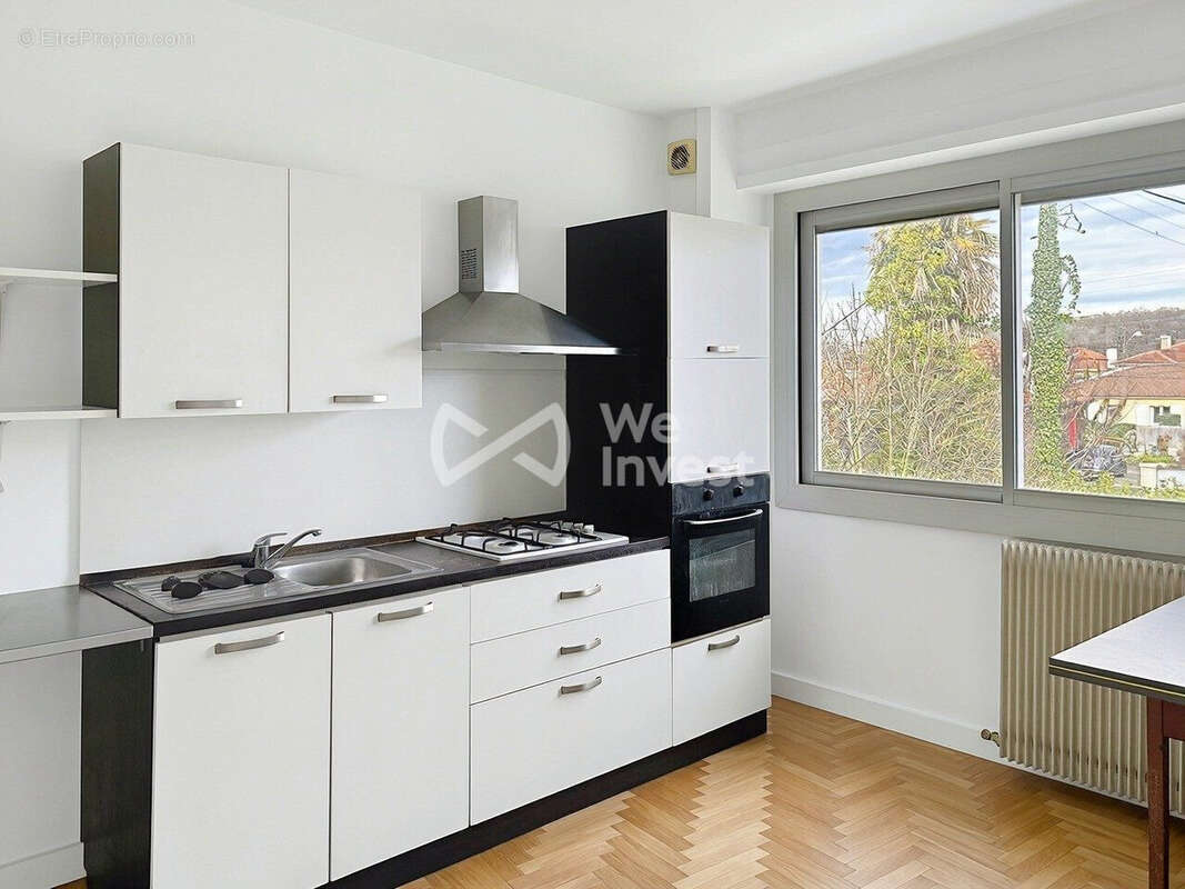 Appartement à LONS