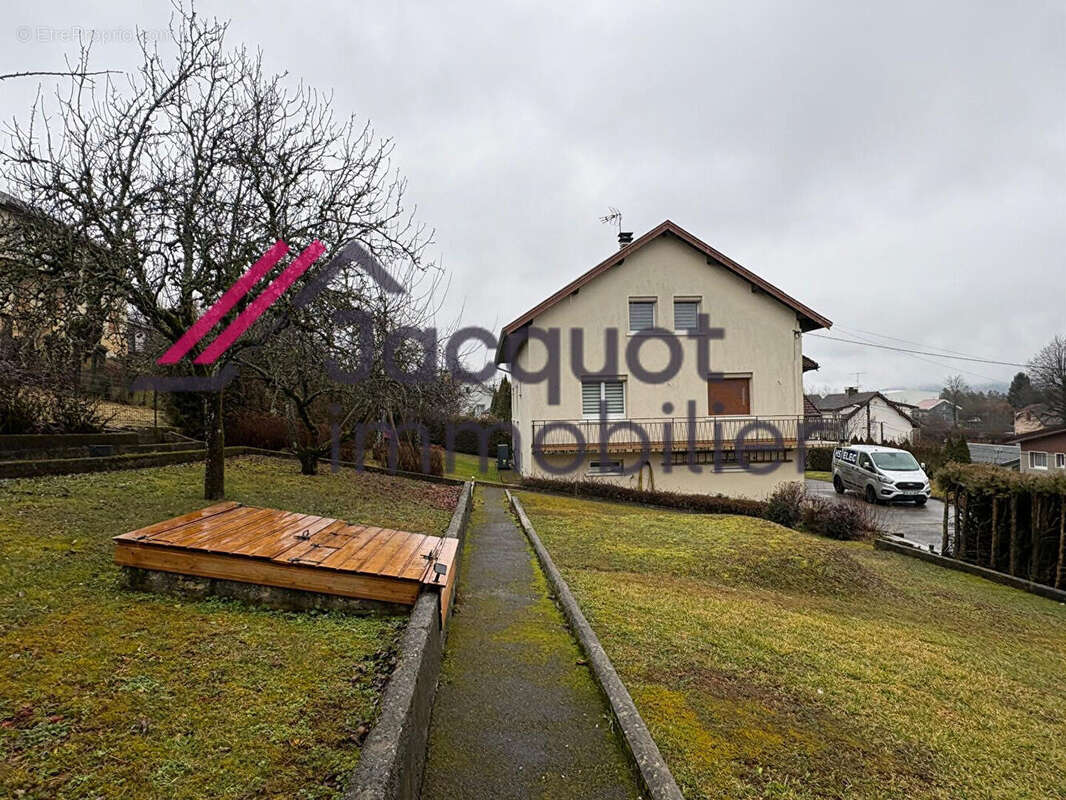 Maison à CHAMPAGNOLE