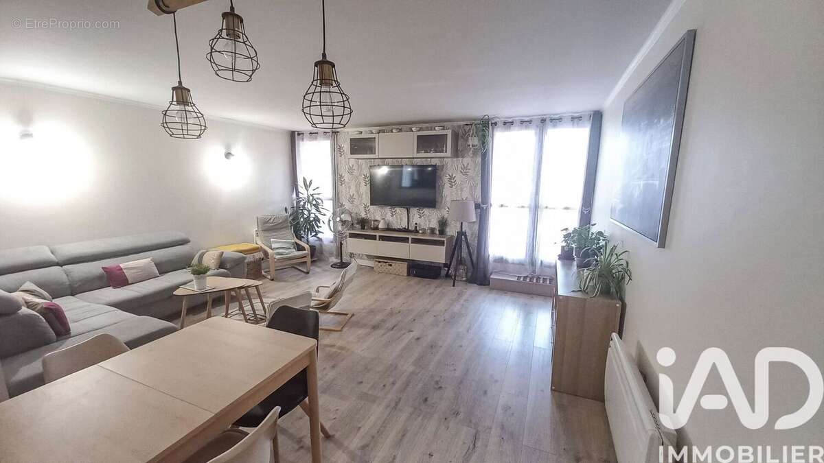 Photo 2 - Appartement à CHAMPS-SUR-MARNE