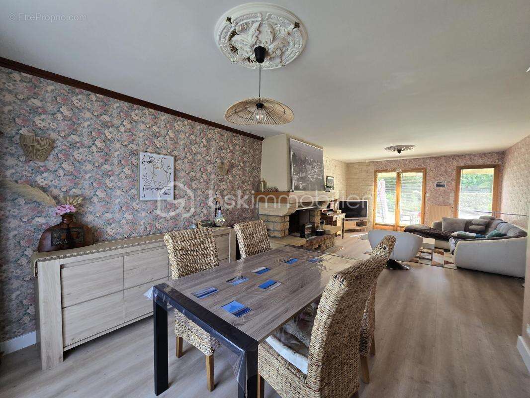 Maison à NOYAL-CHATILLON-SUR-SEICHE