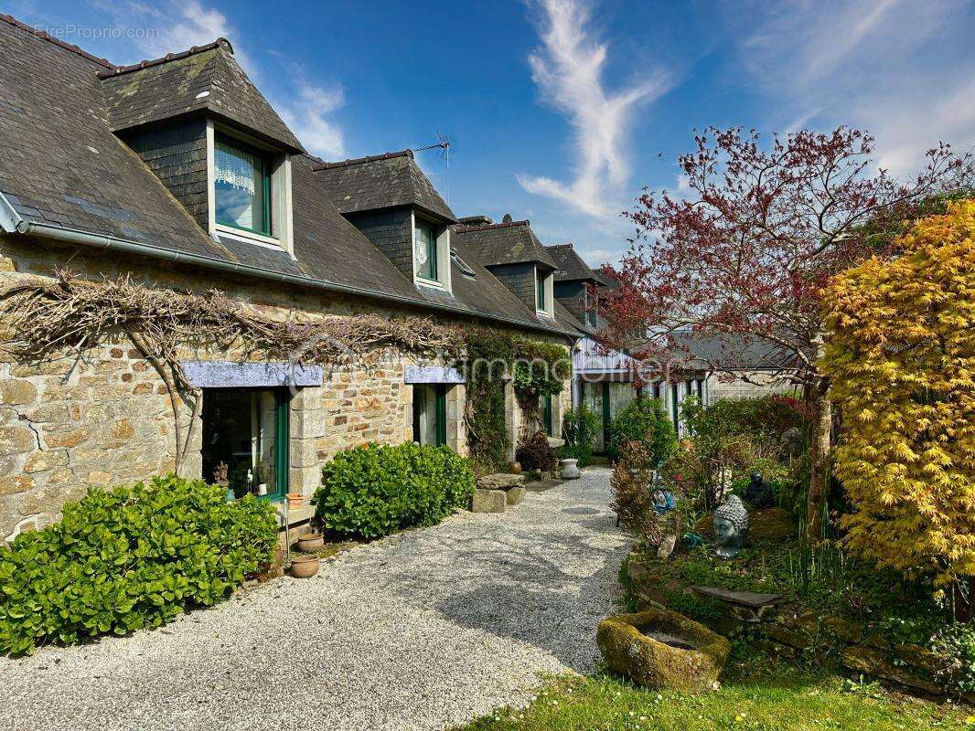 Longère de caractère rénovée – DPE B – 180 m² à Fouesnant - photo 19
