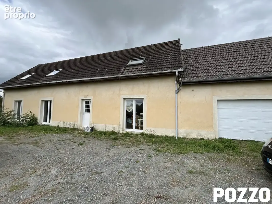 BOURGVALLEES( 50750 ) Maison ancienne en pierre et masse a finir de restaurer sur espace de 1372 m2 - photo 2