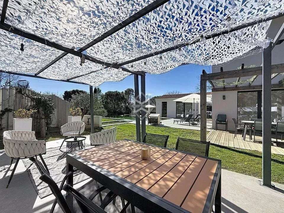Maison à ROQUEFORT-LES-PINS