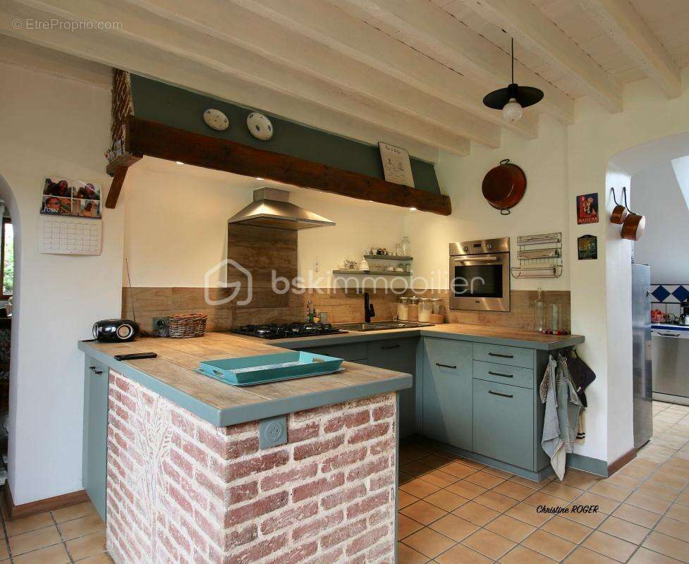 Ferme au carré de caractère avec habitation familiale, revenus locatifs et dépendances – Parcelle de 7 848 m² - photo 5
