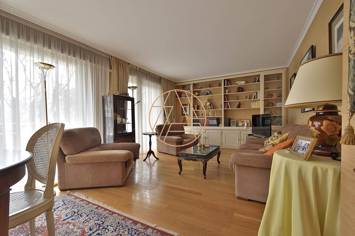 Appartement à SAINT-MAUR-DES-FOSSES