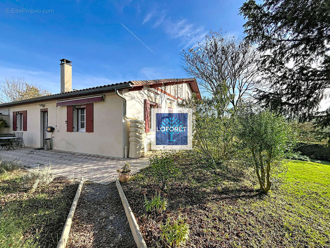 Maison à MONTGUYON
