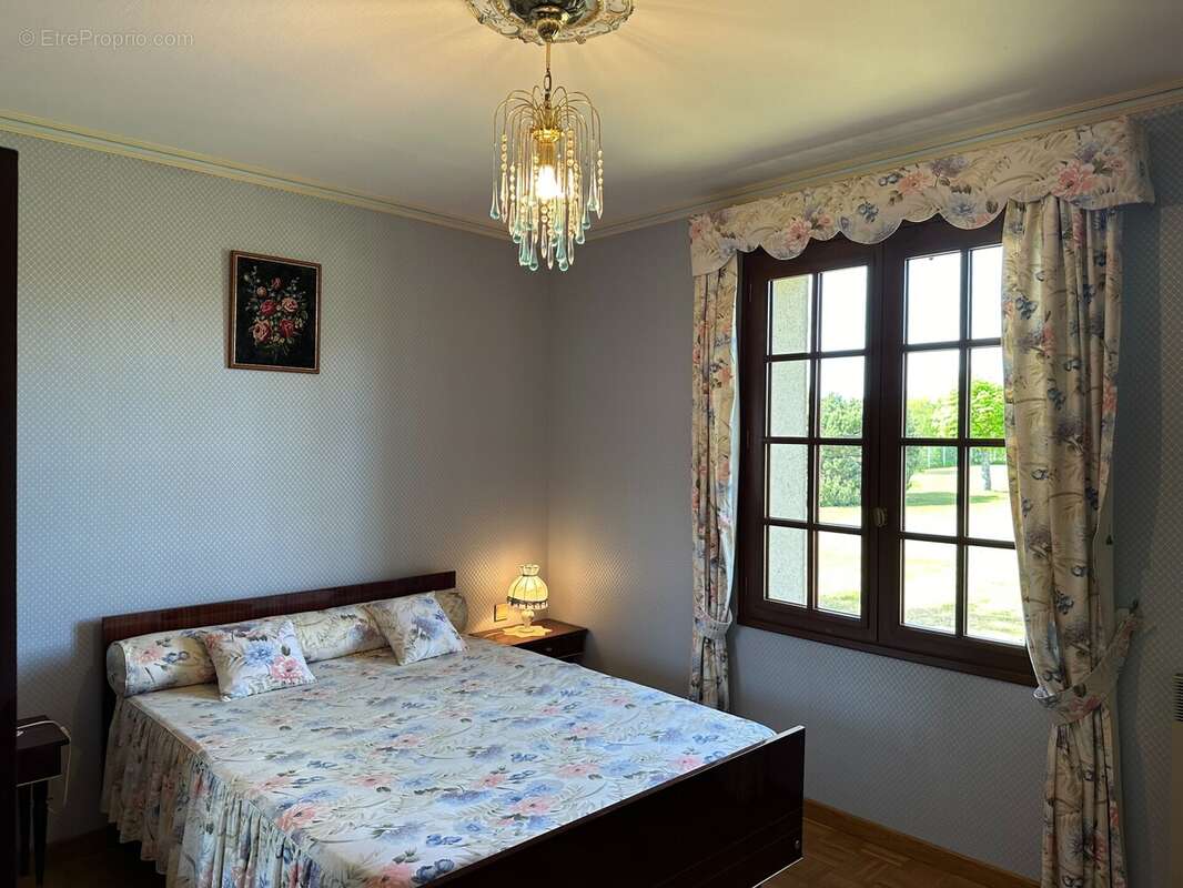 Maison à MONTGIVRAY