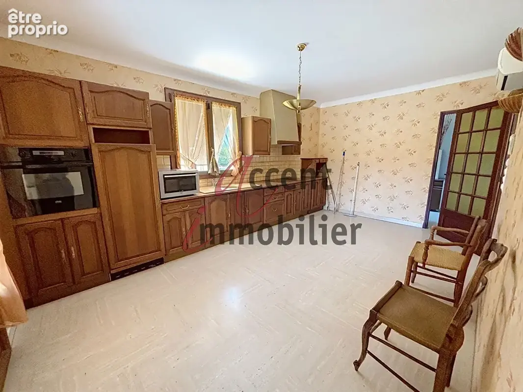 Grande maison familiale de 280 m² avec piscine sur 3 000 m² de terrain - photo 13