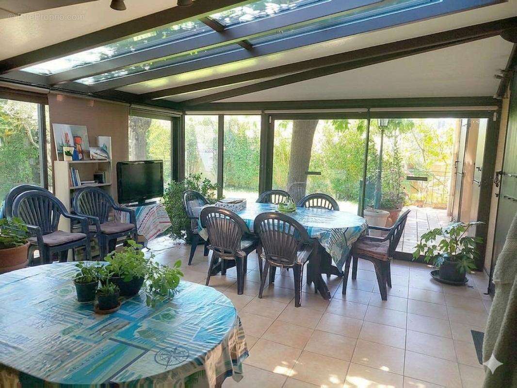 Maison avec piscine et garage, Marseille  quartier Château Gombert 6 pièce(s) 150 m2 - photo 11