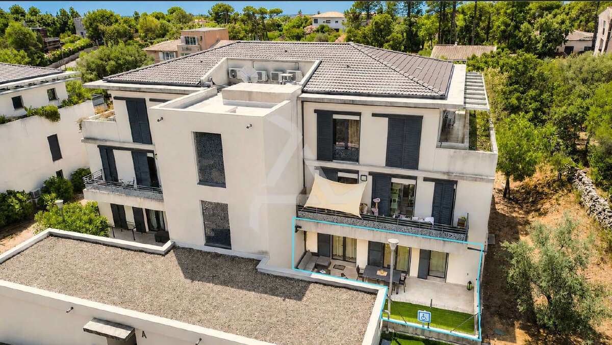 Agréable appartement t2 à ste-lucie de porto-vecchio à proximité des commodités et à dix min des plages - photo 17