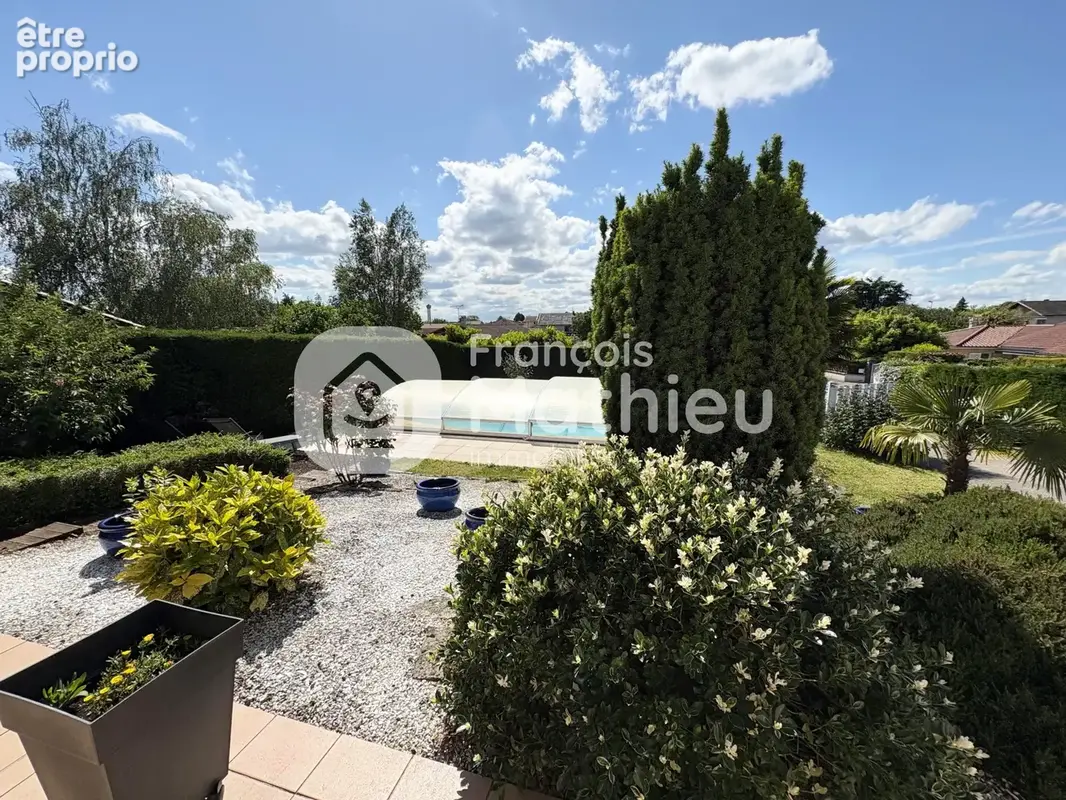 Saint André de Corcy : Maison plain-pied 100m2 hab - 3ch - garage - piscine couverte - 770m2 de terrain - photo 3