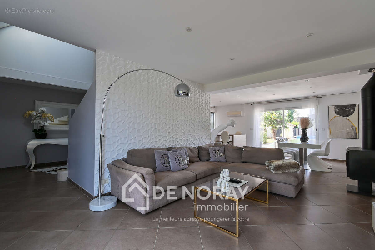 Maison à vendre Joué-lès-Tours 6 chambres 173m2 piscine - photo 4
