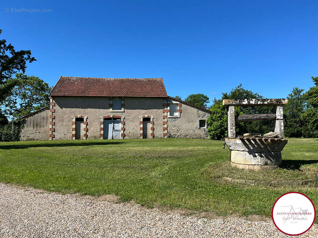 Maison à NOZIERES