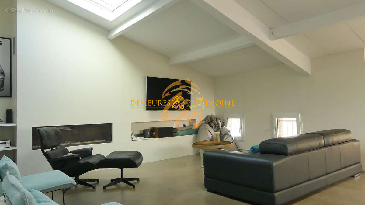 Appartement 225 m² à Angouleme  - photo 8