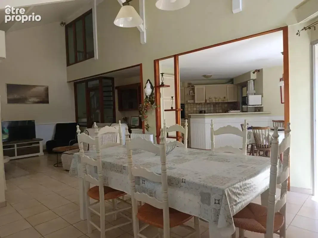Maison d’Architecte Lumineuse 4 chambres , Piscine et Grand Jardin Paysager - photo 3